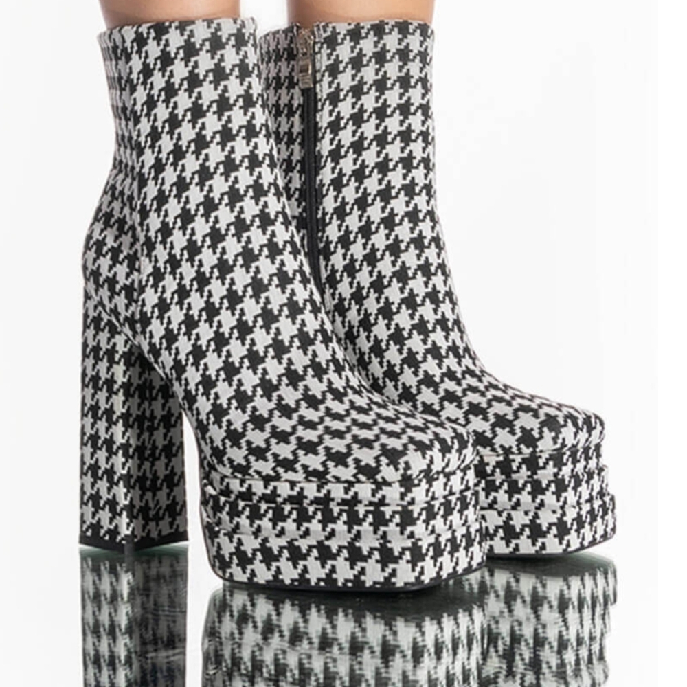 Azalea Wang • Cayenne • Houndstooth Platform Bootie • Akira • Size 7.5